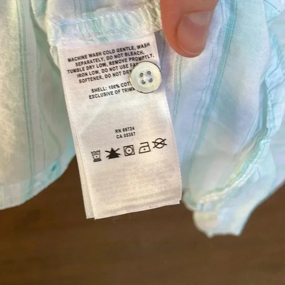 Columbia women’s aquamarine and white striped shirt size small - Picture 5 of 6
